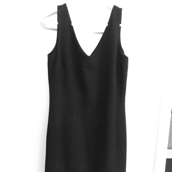 Who doesn’t need a LBD! - Picture 1 of 3